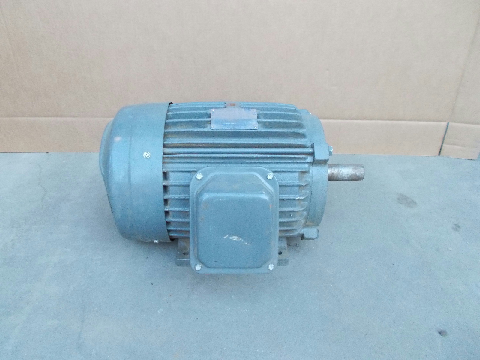 MOTOR TRIFASICO AEHH8P